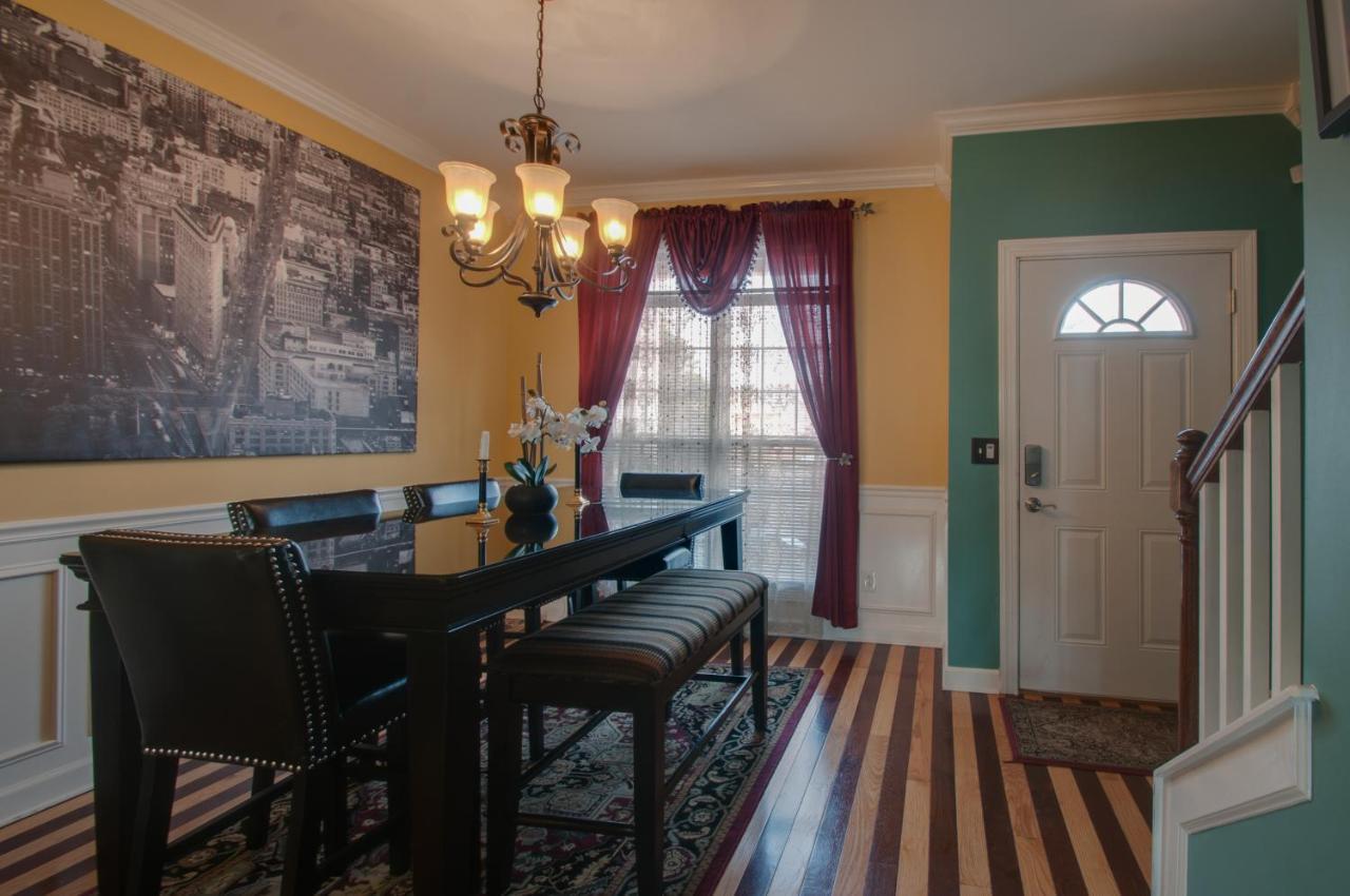 Vacation Home 5 Mins To Down Town 2 Bedrooms 2 Baths Garden Area Hot Tub NashvilleNashville  Kültér fotó