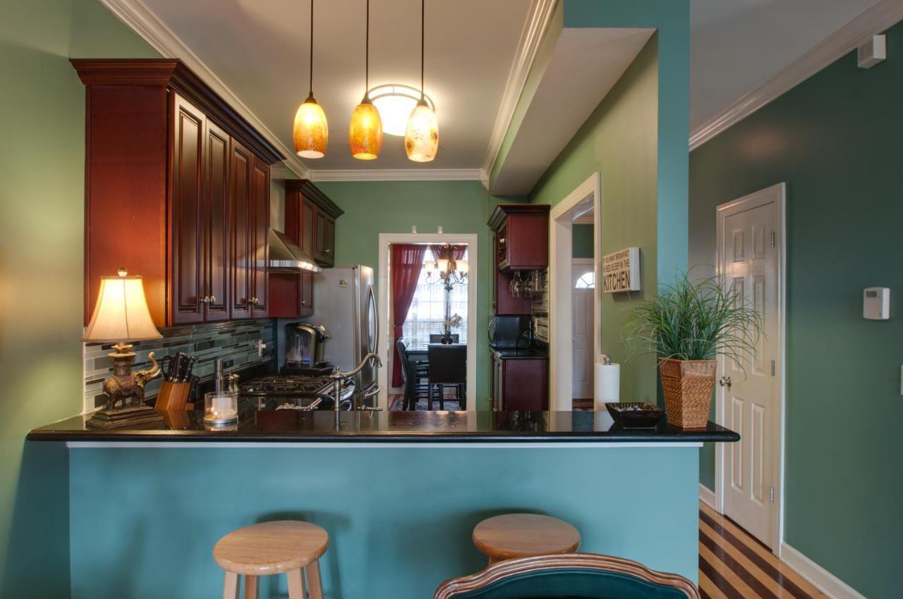 Vacation Home 5 Mins To Down Town 2 Bedrooms 2 Baths Garden Area Hot Tub NashvilleNashville  Kültér fotó
